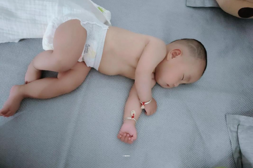 阳春怀孕多久肚子会胀气